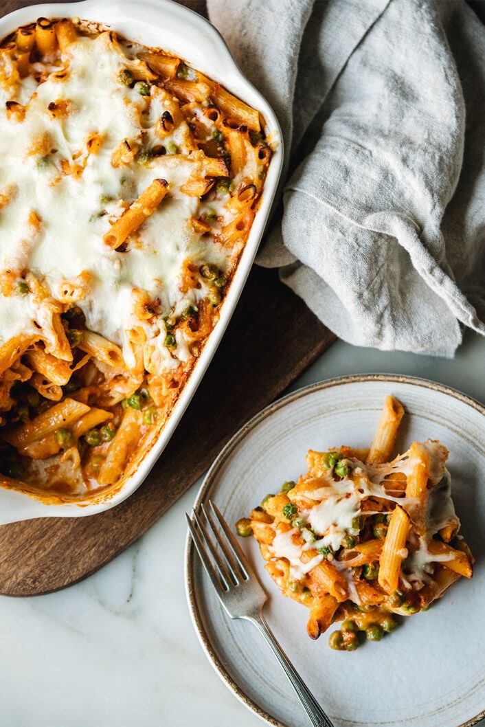 Pâtes gratinées au four avec sauce rosée