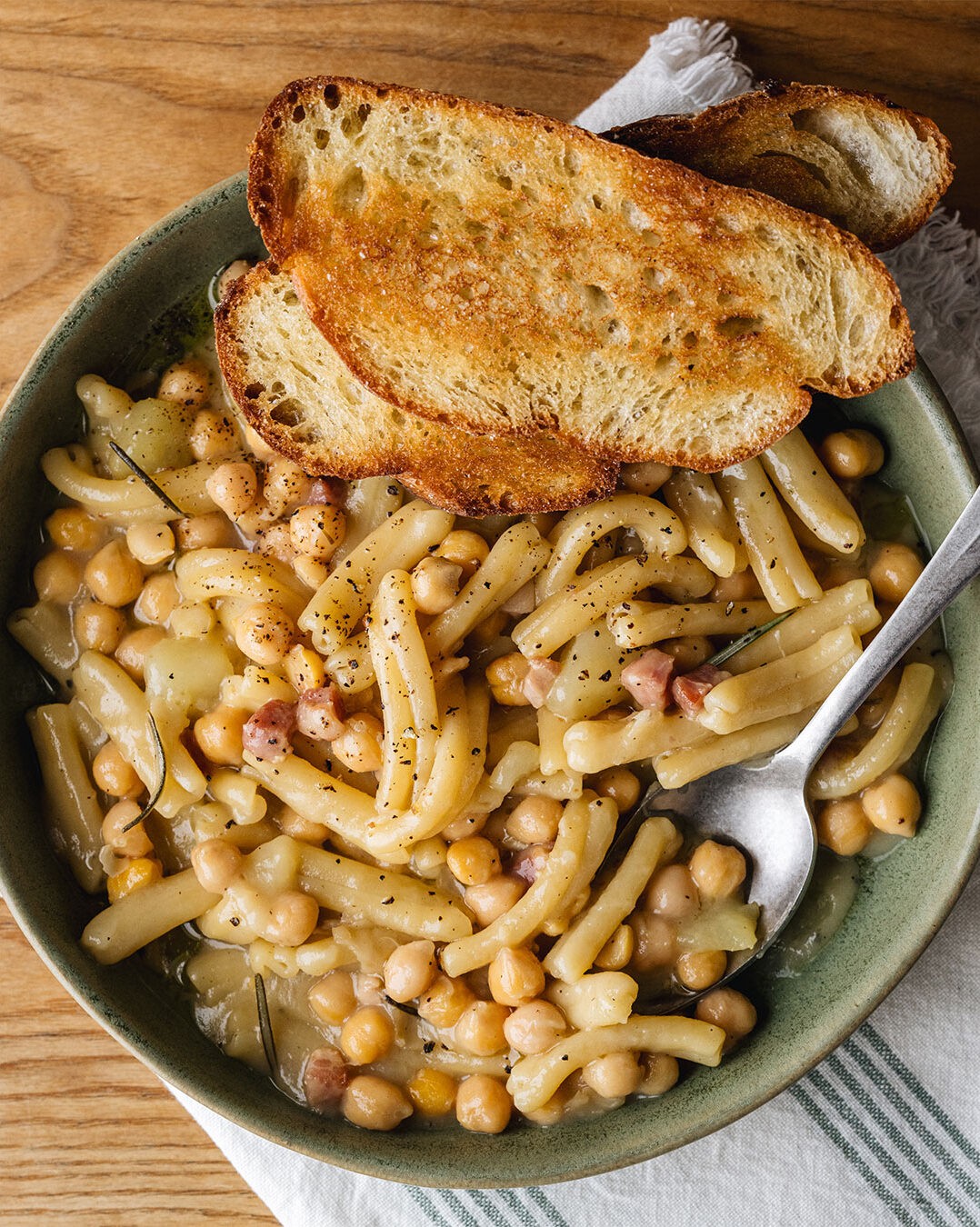 Soupe casarecce, pois chiches et patates